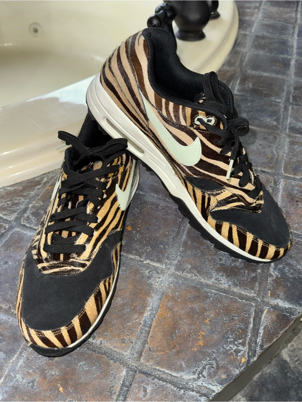 Nike Men’s Air Max 1 Zebra fur Golf Shoes Sz 9.5 like new